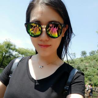 com的交友主页,女,27岁,未婚,工作在上海黄浦 